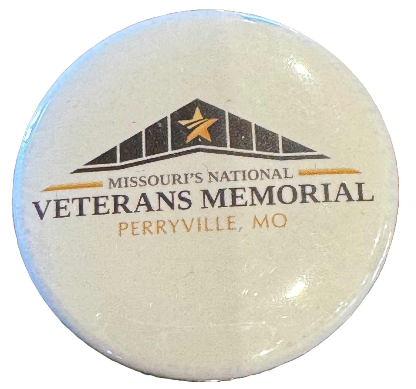 White button featuring Missouri's National Veterans Memorial logo